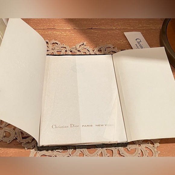 SOLD! 3 PAIR Vintage Les Bas Christian Dior Stockings Desoie Sleek Ivory Sz 10.5 - Picture 6 of 12